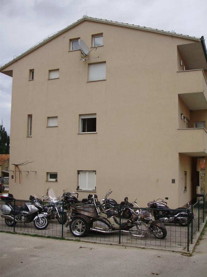 Blue Frog Hotel Hrvace Exterior photo